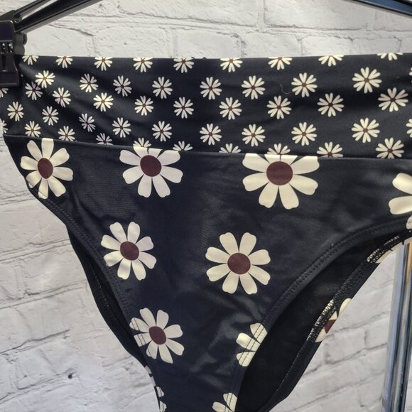 Bundle of Salt + Cove Swim Bottoms - Picture 2 of 8